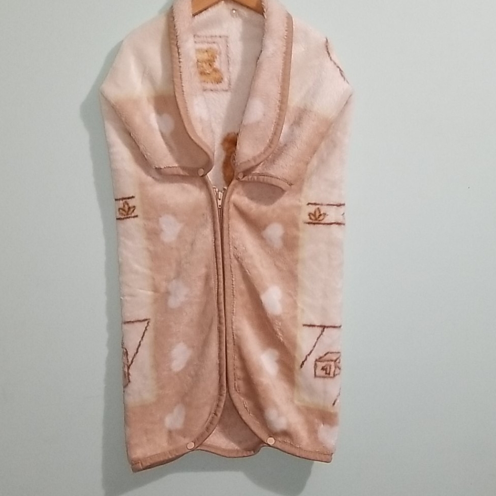 Cute baby Blaket that can turn into a bodysuit